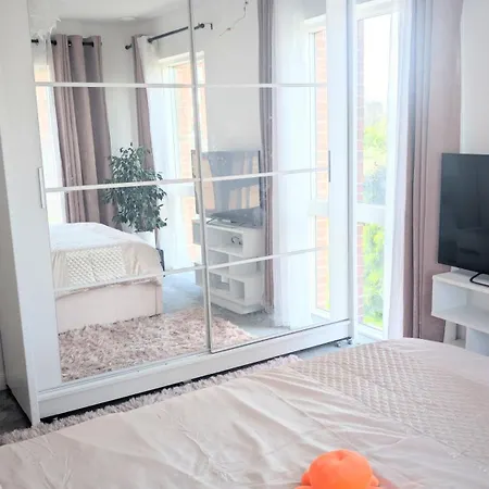 Lodge Luxury Living- Colindale Garden -double *