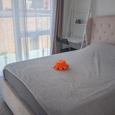 Luxury Living- Colindale Garden -double