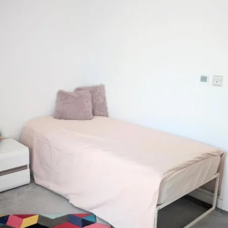 Luxury Living London -colindale Garden Single ロッジ エッジウェア