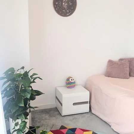 Luxury Living London -colindale Garden Single *
