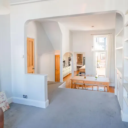 Quiet 5 Bed Vauxhall House With Garden And Roof Terrace London