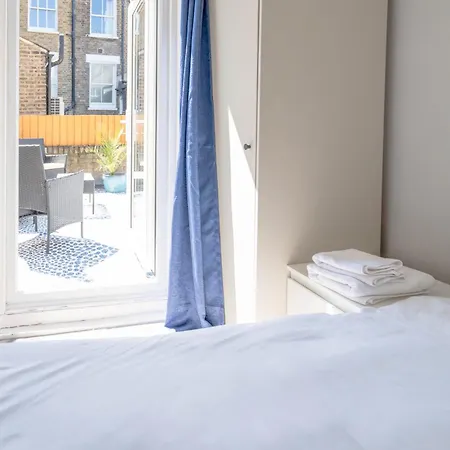 Holiday home Quiet 5 Bed Vauxhall House With Garden And Roof Terrace *