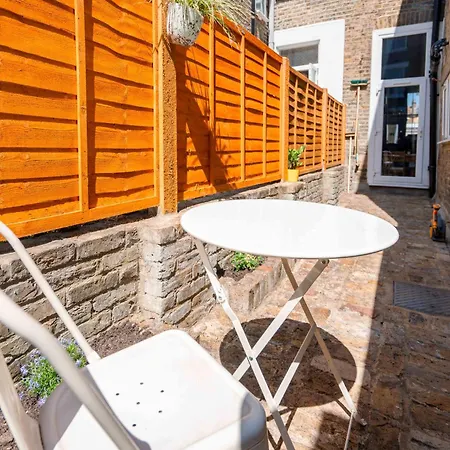 Quiet 5 Bed Vauxhall House With Garden And Roof Terrace