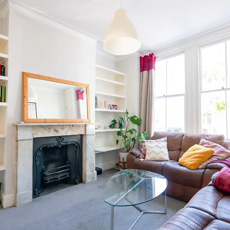 Quiet 5 Bed Vauxhall House With Garden And Roof Terrace Holiday home