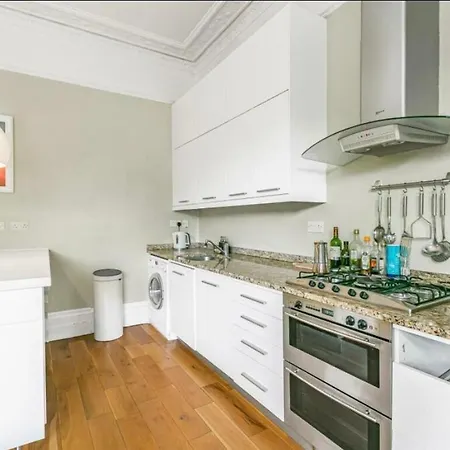 Beautiful Flat In Front Of A Park Baby Friendly * Ealing
