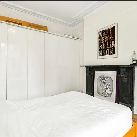 Beautiful Flat In Front Of A Park Baby Friendly Apartment Ealing