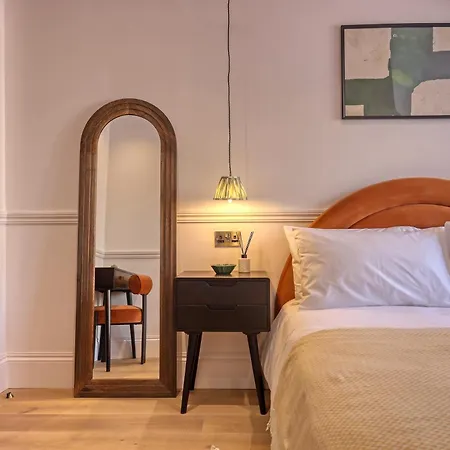 The Carlton Tavern Hotel London
