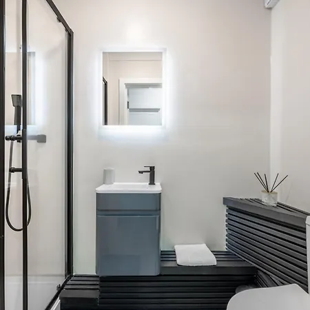 Urban And Trendy Stratford Sleeps 8 Free Parking Wifi London
