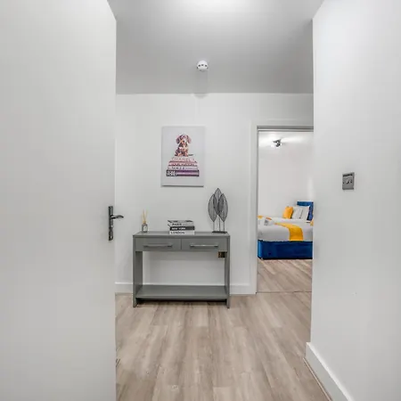 Urban And Trendy Stratford Sleeps 8 Free Parking Wifi