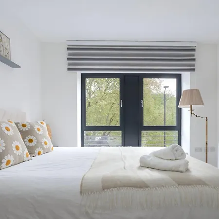 Stylish Modern By Aldgate East Station 4 Apartamento