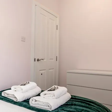 Amazing 2br Flat By Clapham Common With Garden Apartment London