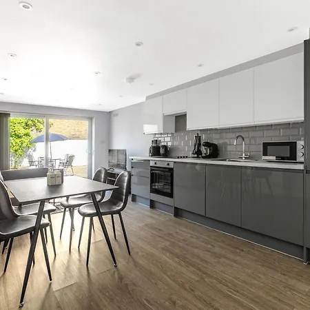 Amazing 2br Flat By Clapham Common With Garden Apartment London