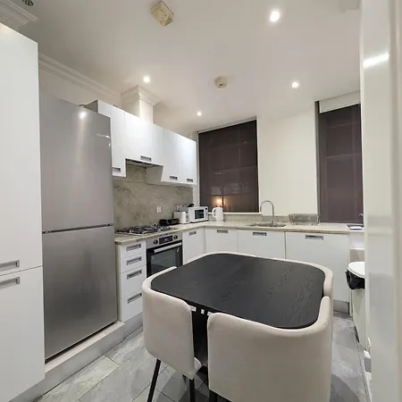 Mayfair Place 8 Yard * London