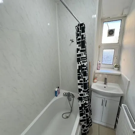 Apartment 1 Bedroom Beautiful Flat In Whitechapel, *
