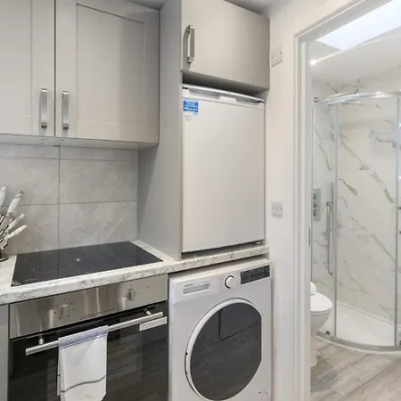 Apartment Charming Garden Outhouse Stylish Tiny London