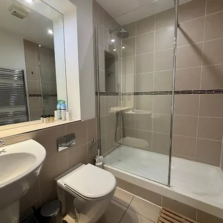 Apartment Stylish 1bd Flat In Gated Community Clapham London