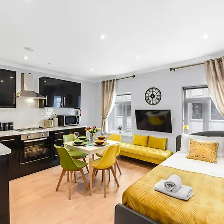 Beautiful Flat On Oxford Street * London