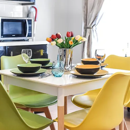 Beautiful Flat On Oxford Street Apartment