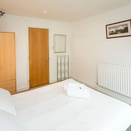 Superfast Broadband 2bd Flat Farringdon * London