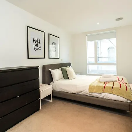 Apartment For 4 In The Heart Of Shoreditch *