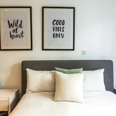 For 4 In The Heart Of Shoreditch Apartment London