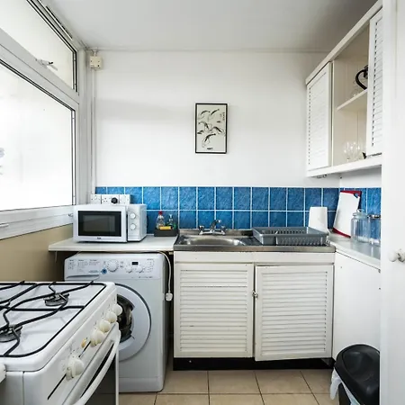 A Skyhigh For 2 In Vauxhall Apartment *