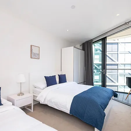 2 Bed Flat Big Ben View *