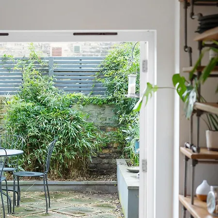 Apartmán Beautiful Victorian Flat With Private Garden - Parking Available