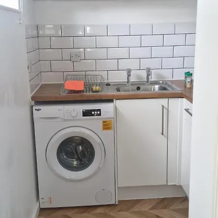 Uxbridge Flat Apartment *