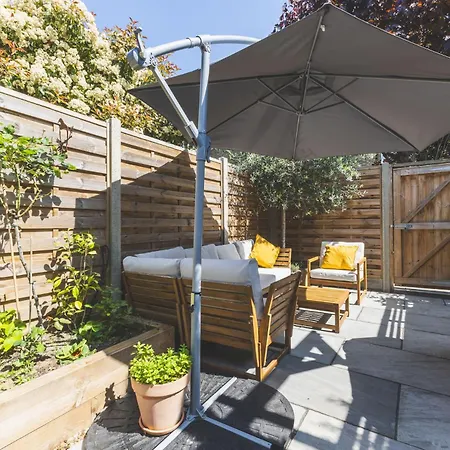 Apartment High-end 2br 2ba With Private Outdoor Space London