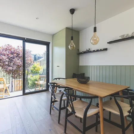 High-end 2br 2ba With Private Outdoor Space
