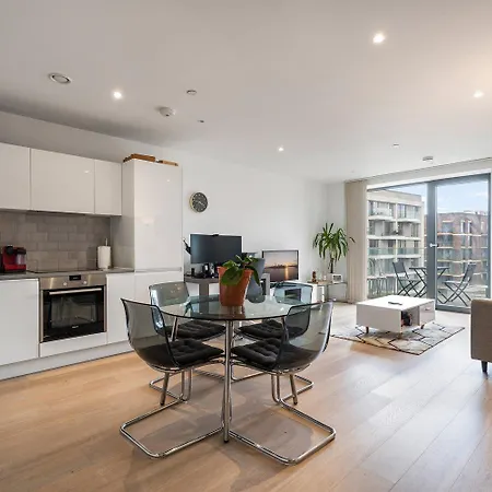 Apartment Royal Docks 1 Bedroom London