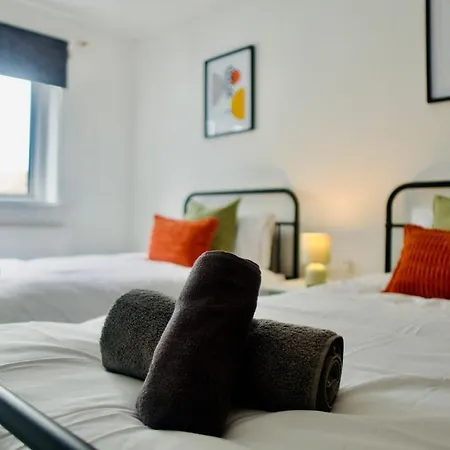 3 Bedroom - 10min Walk Stratford Station - Sleep 6