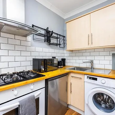 Apartment 1-bed Flat - Walk To Whitechapel Station *
