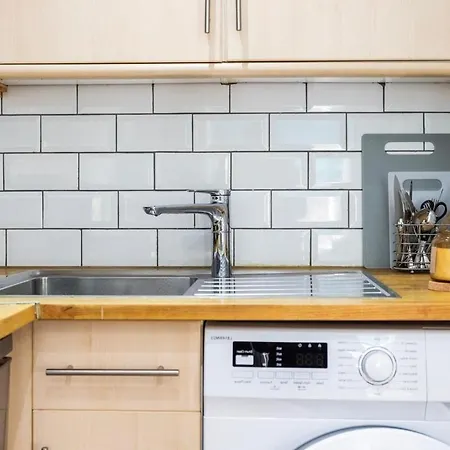 1-bed Flat - Walk To Whitechapel Station London