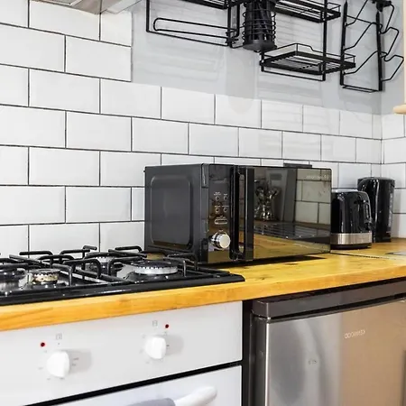 1-bed Flat - Walk To Whitechapel Station Apartment