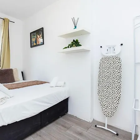 Spacious 2br Sleeps Six 4 Mins To Old Street *