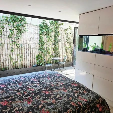 Chic 2 Bedroom Modern Cave House Holiday home