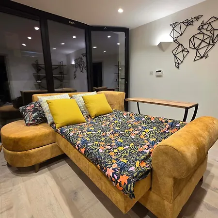 Holiday home Chic 2 Bedroom Modern Cave House