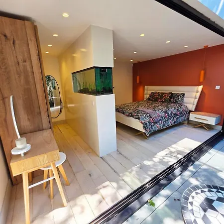 Chic 2 Bedroom Modern Cave House *