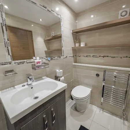 2 Bed Appt In Central London * London