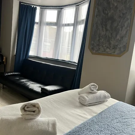 Paragraph Edmonton * Palmers Green