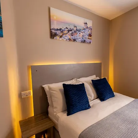Paragraph Edmonton Hotel