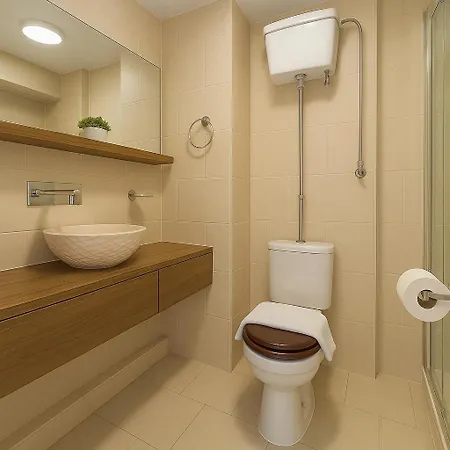 Calm - St Katharine's Residences *