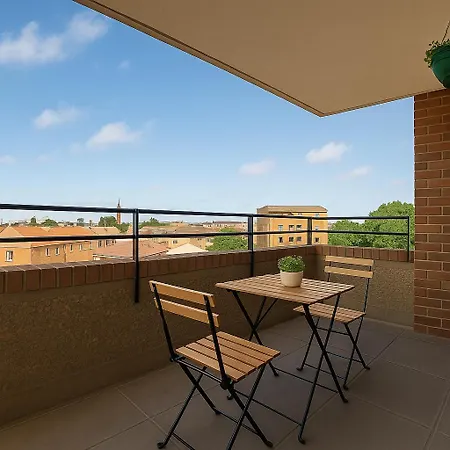 Calm - St Katharine's Residences アパート