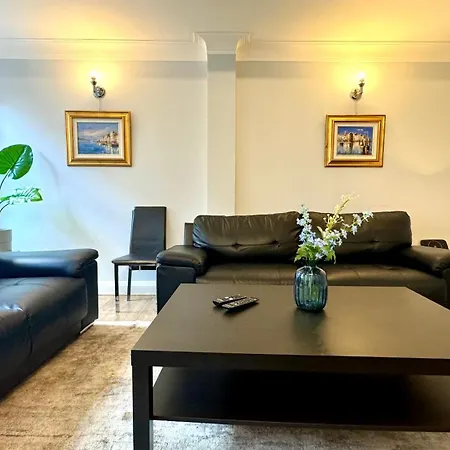 Spacious 2 Bedroom Edgware Road * לונדון