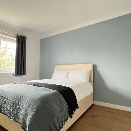 Homely 5-bed Near 02 Arena & Greenwich With Free Parking And A Large Garden London