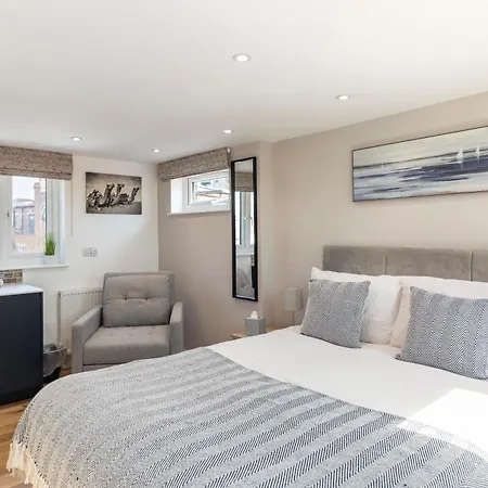 At Tube Station Sleeps 3 Private Bathroom Shared Kitchen 4 Apartment Edgware