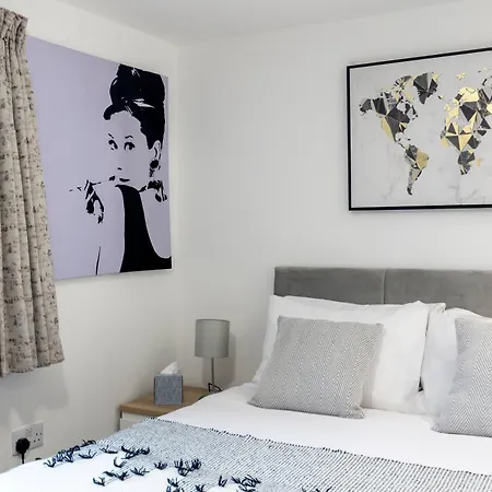 Bespoke 23 Min - C London Private Bathrroom Shared Kitchen 3 Apartamento Edgware