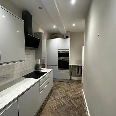 Stunning Two Bedrooms London